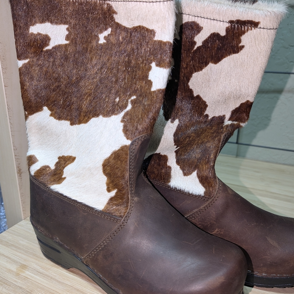 Sanita cowhide clog boots!